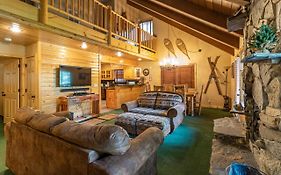 Yosemite Silvertip Lodge